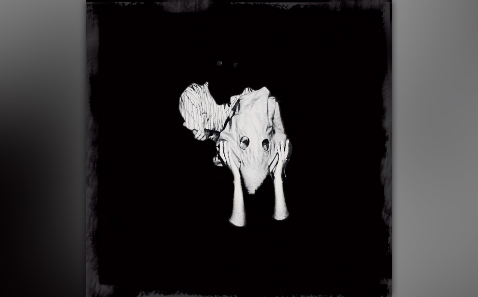 Sigur Ros - "Kveikur"

Der Opener "Brennisteinn" mag irritieren, weist aber den Weg: Sigur Ros, jetzt als Trio, lassen auf...