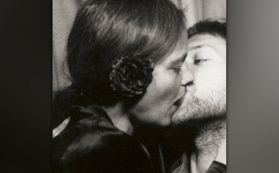 Scout Niblett - "It's up to Emma"

Ungehobelter, schmerzerfüllter Folk trifft auf trockene Balladen: Die Britin covert au...