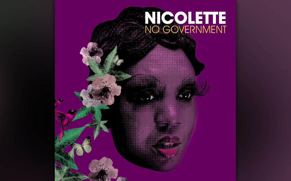 No Government - Nicolette

Der Song dauert 2:02 Minuten. In dieser Zeitspanne skizziert Nicolette klar, schön und naiv ei...