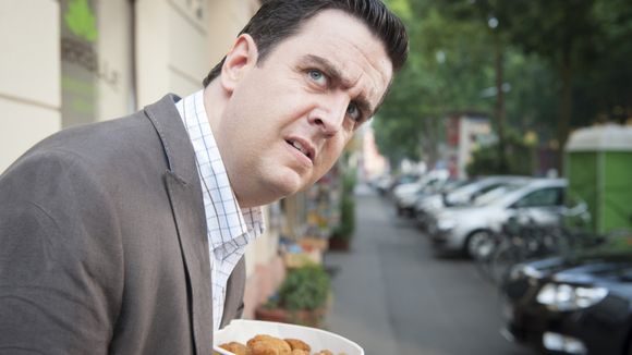 26. Pastewka - Sebastian Pastewka

Ach, Pastewka! Das denkt man ständig, wenn man die skurrilen Geschichten des Komikers ...