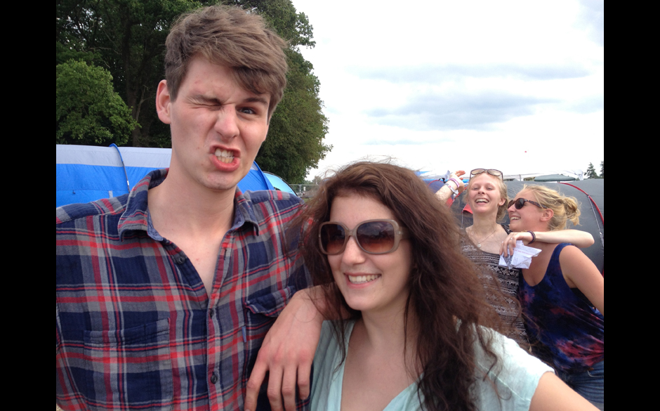 RS fragt: Wem wollt ihr auf dem Hurricane unter keinen Umständen begegnen? DUO: HELGA!!!