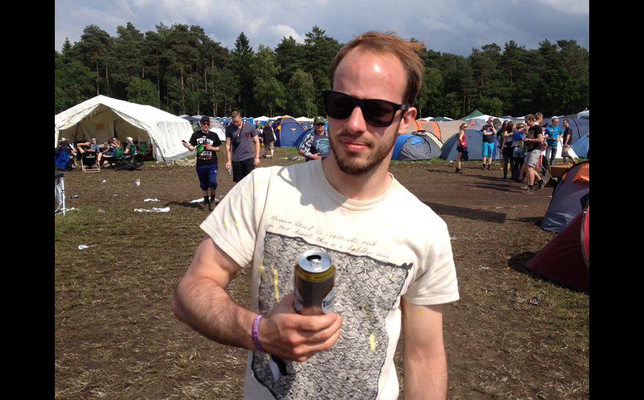 RS fragt: Warum sagst du zu einem VIP-Pass nicht nein? THIESS: Na, weil es dann Freibier gibt. Wer sagt da schon Nein!?