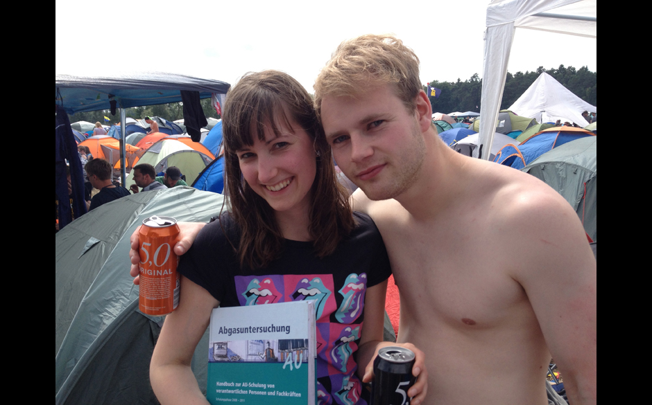 RS fragt: Welchen Song habt ihr zuletzt laut mitgegrölt? MANU: Adolf Hilter, KIZ. Der fetzt!