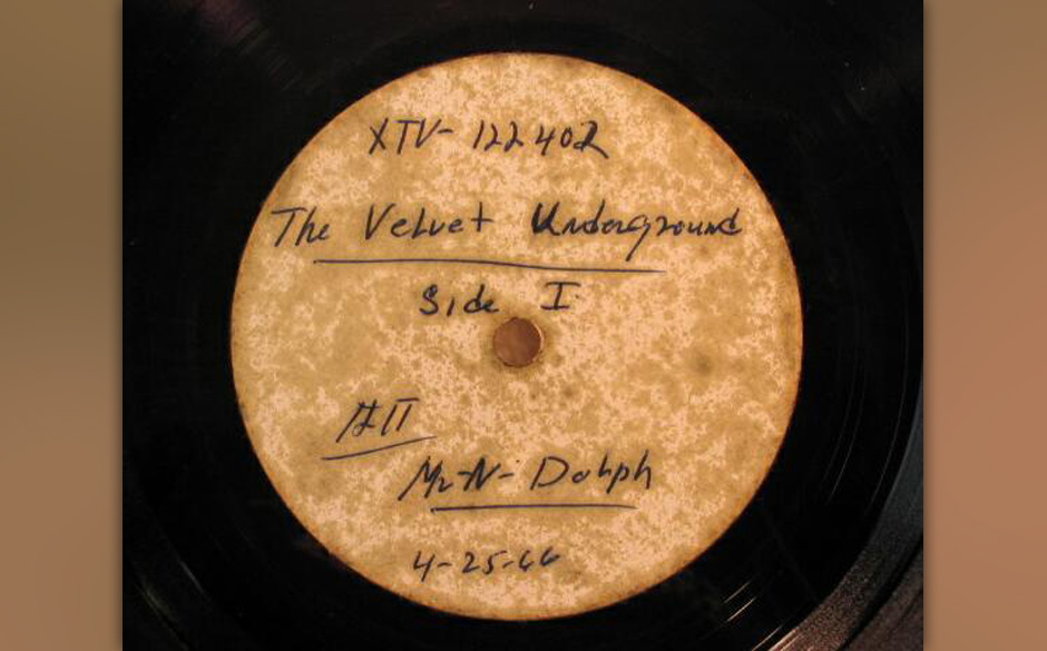 The Velvet Underground - "The Velvet Underground & Nico" 1966 Acetate.
Ein Flohmarktfund für wenige Cent brachte später ...