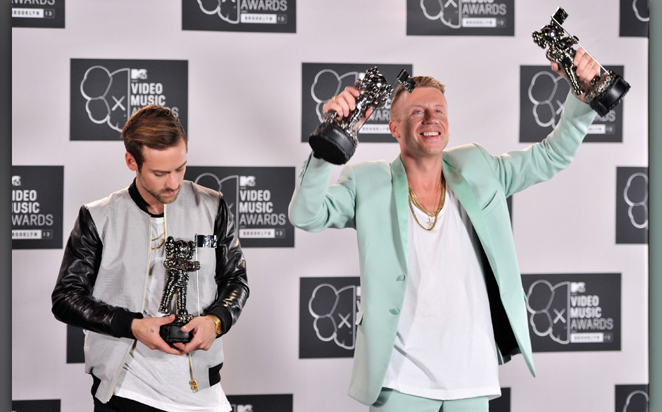 Ryan Lewis und Macklemore pose