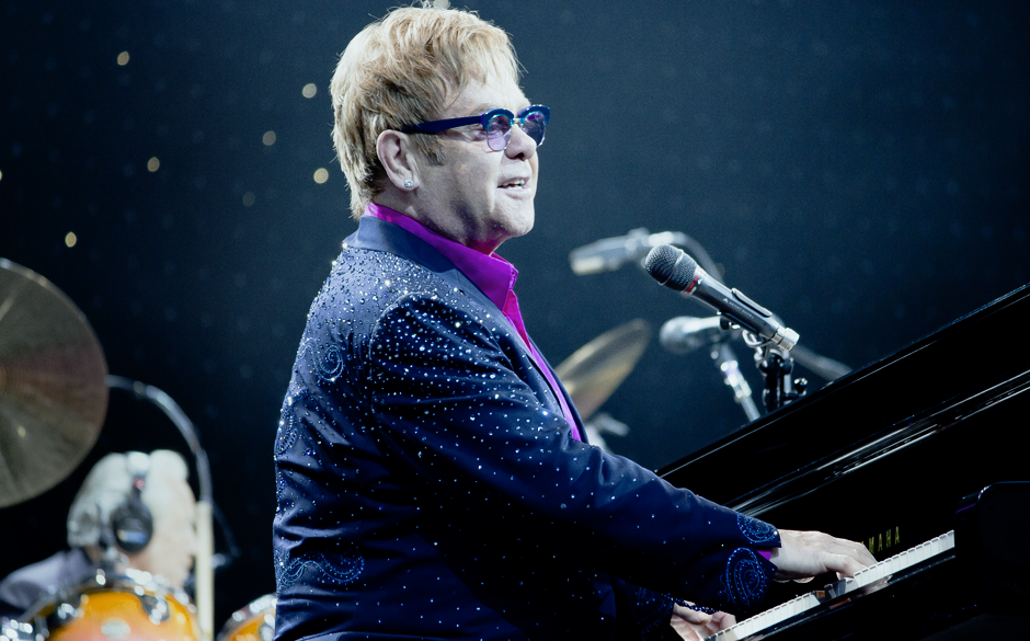 Elton John gab am 5. September 2013 ein Konzert in der Waldbühne Berlin. Hier unsere Bilder seines Auftritts.