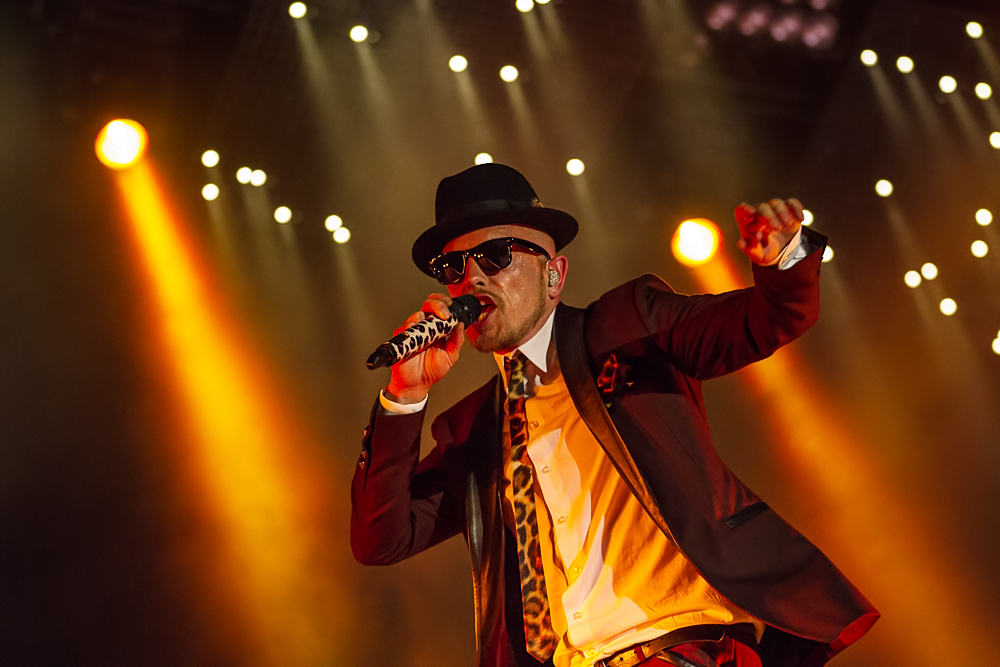 Jan Delay: Geboren 25.8.1976 in Hamburg (als Jan Phillip Eißfeldt).
Wichtigste Alben: „Bambule“ (1998, mit Absolute B...