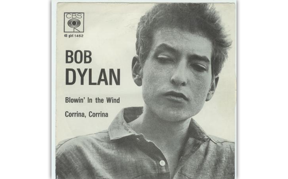 Dylan interpretiert sie als düstere Ballade und baut eine Verneigung vor Robert Johnsons „Stones In My Passway“ ein, ...