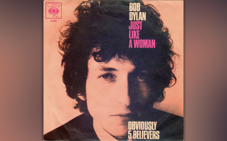 Gleichzeitig war es Dylans erster erfolgreicher Ausritt ins Country-Rock-Terrain. Auch wenn er gerade erst mit The Hawks f...