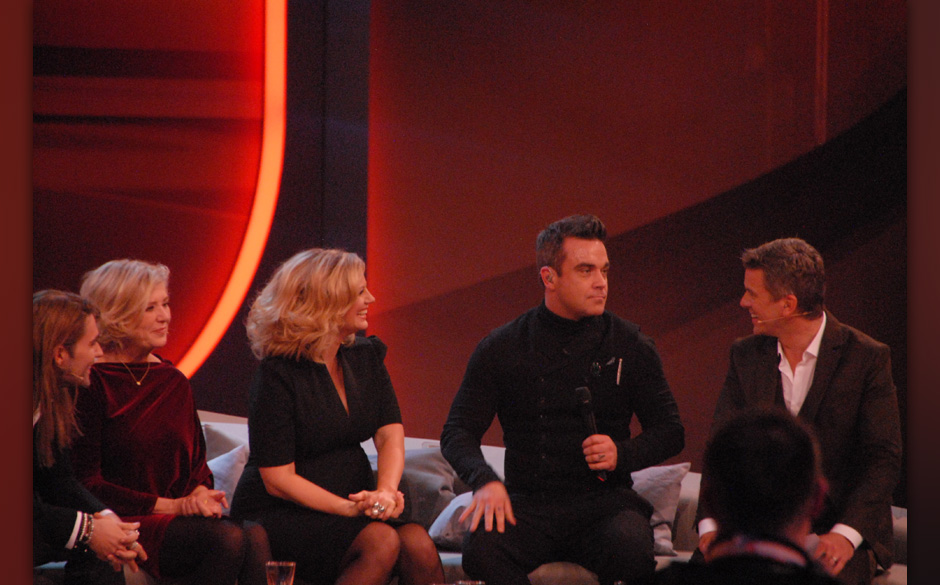 Robbie Williams (2.v.re., Sänger, Entertainer), Markus Lanz (re.