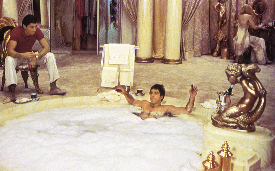 mit Steven Bauer, li., als Manny.