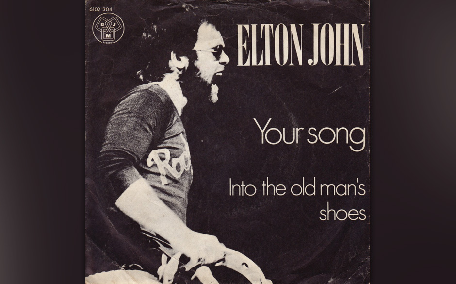 'Your Song' ('Elton John') 1970.
Was soll ich sagen, es ist der perfekte Song. Jedes Mal wenn ich ihn singe, wird er besse...