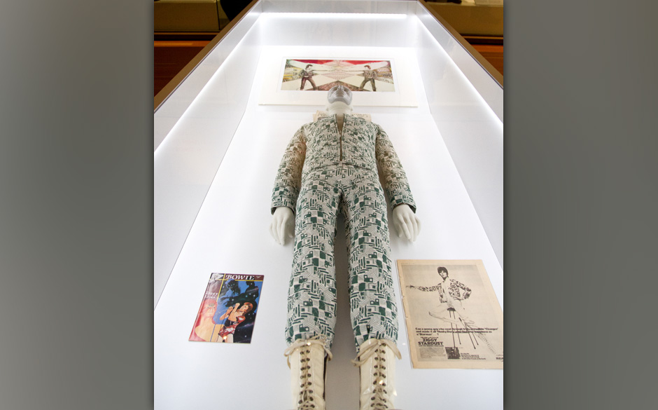 Aufgebahrt wie eine Mumie: Anzug aus der "Ziggy Stardust"-Ära.