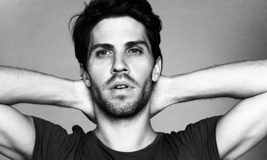 17. Lo-Fang. Elektronische Club-Sounds, in denen Handclaps gleichberechtigt neben Geigen stehen.