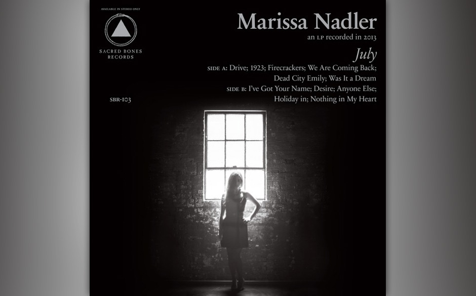 Marissa Adler - "July". "Über diese Platte der Singer/Songwriterin aus Boston scheint sich ein Traumschleier gelegt zu ha...