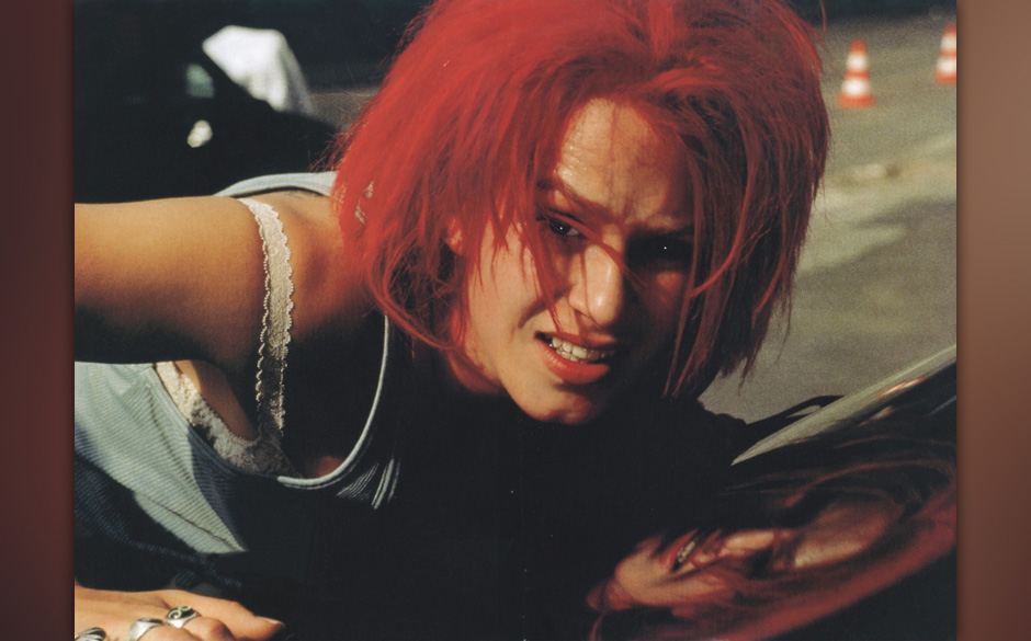 Franka Potente. Hat mal ein Fitness-Buch herausgebracht. Bietet sich für alle Dschungelprüfungen an, in denen Bewegung u...