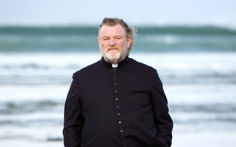 Panorama Special: "Calvary". Brendan Gleeson als Pfarrer, dem das Beichtgeheimnis verbietet, den an ihm geplanten Mord bei...