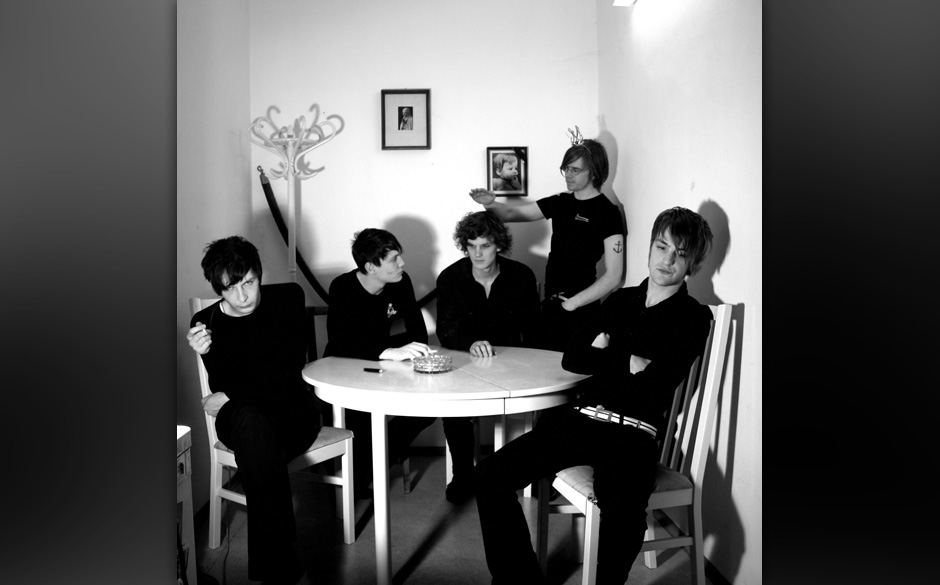 "DMD KIU LIDT" von Georg Tiller porträtiert die Band Ja, Panik. Der Anti-Musikfilm will sich "den Klischees des Musikfilm...