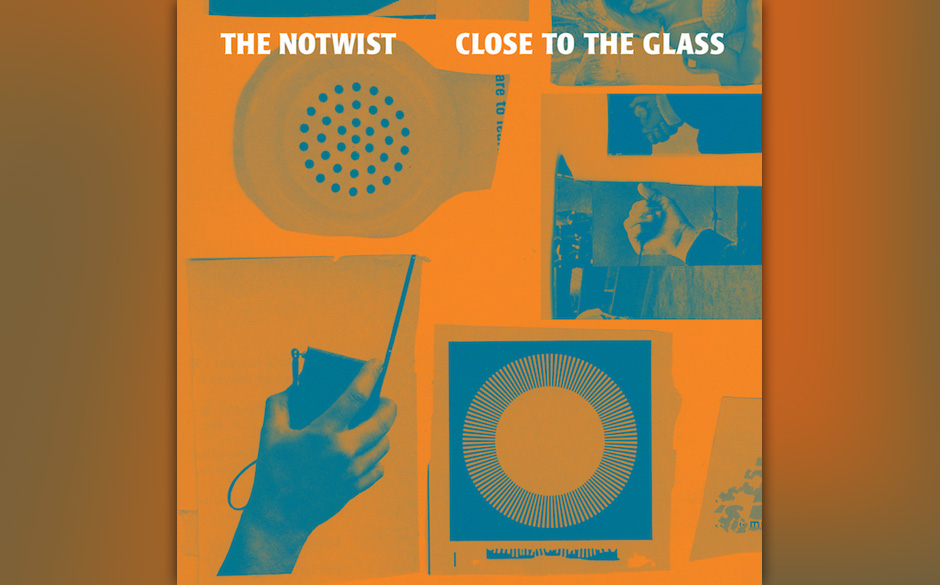 The Notwist - "Close To The Glass". Neues aus Weilheim: The Notwist melden sich mit ihrem neuen Studioalbum zurück. Darau...