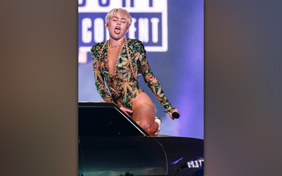 VANCOUVER, BC - FEBRUARY 14:  Miley Cyrus performs at Pepsi Live at Rogers Arena on February 14, 2014 in Vancouver, Canada...