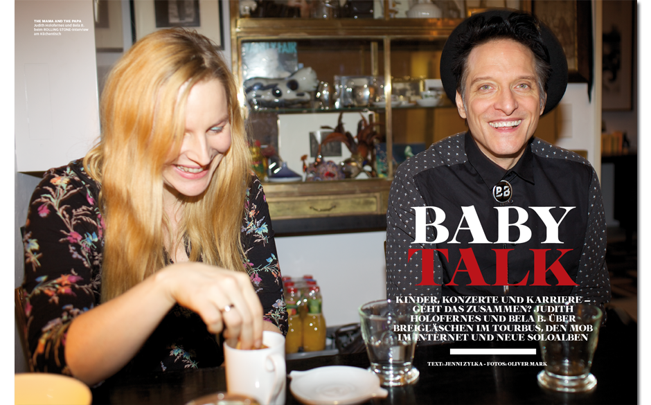 Bela B. trifft Judith Holofernes. Die Ex-Wir-sind-Helden-Sängerin und der Ärzte-Drummer besprechen beim Kaffee, wie Kind...