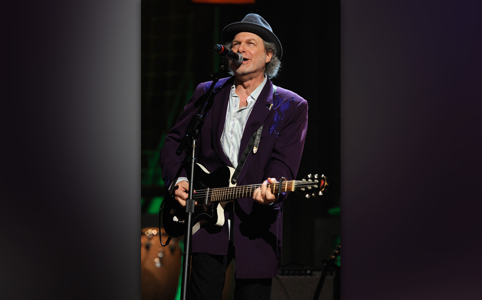 Interessant immerhin, was der Point-of-Sale-Sticker auf dem gediegenen Gatefold-Cover über Künstler und Label im Lichte ...