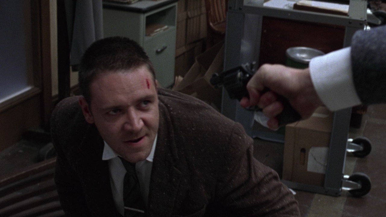 4. L.A. Confidential (1997). Regisseur Curtis Hanson setzte den unbekannten Crowe gegen das Studio durch – und wurde bel...