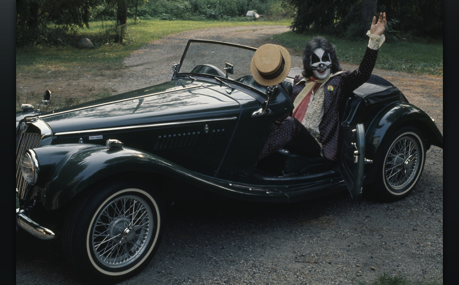 Er sieht wirklich noch gruseliger aus als Ronald McDonald.