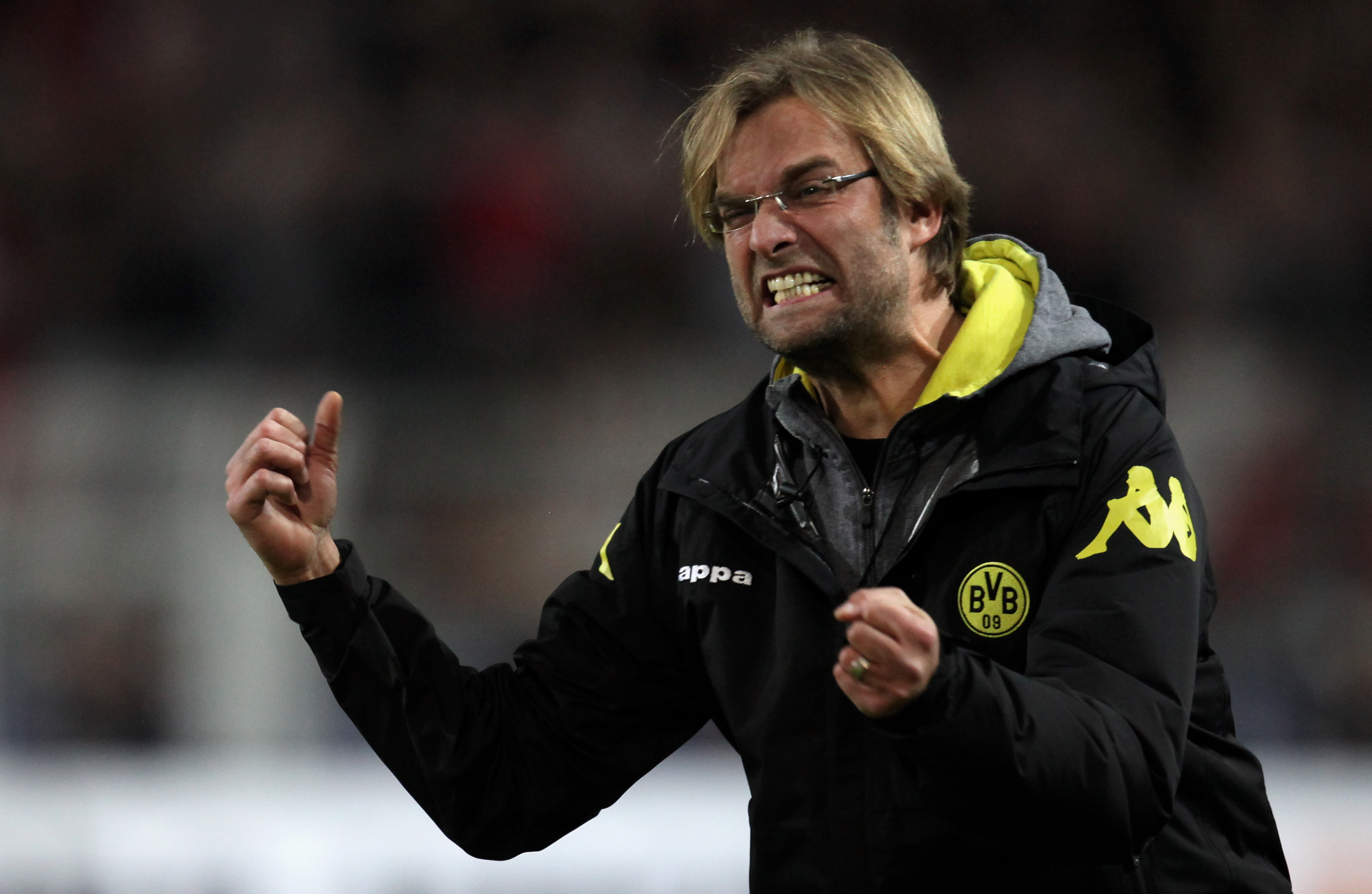 DORTMUND, GERMANY - NOVEMBER 21:  Coach Juergen Klopp of Dortmund yells during the Bundesliga match between Borussia Dortm...