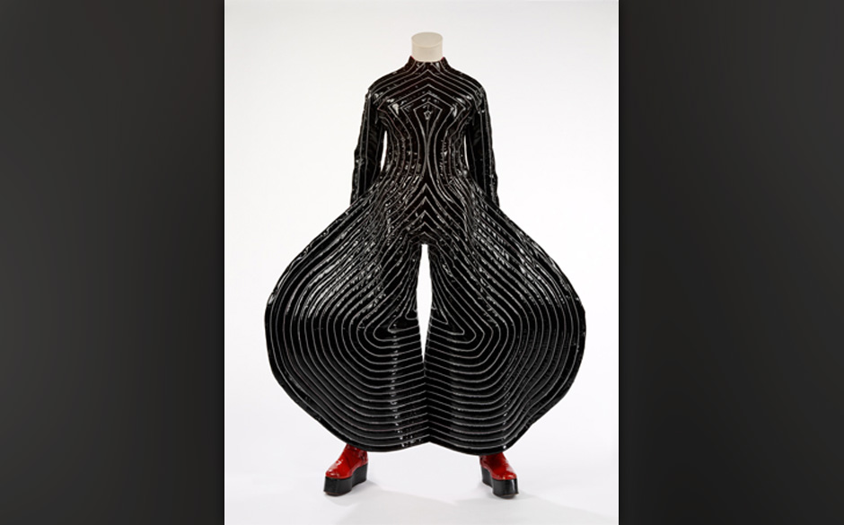 Tokyo Pop-Overall aus Vinyl; Entwurf von Kansai Yamamoto für die Aladdin Sane-Tour