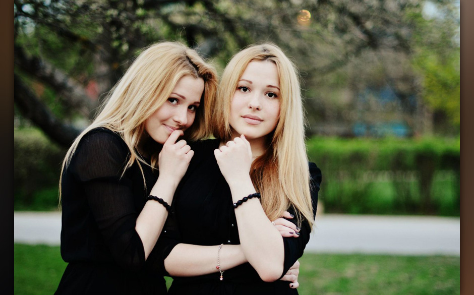 1. Russland - The Tolmachevi Sisters: „Shine“. Steckt Putin dahinter? Alle Schlagerklischees drin („Wishing on a sta...