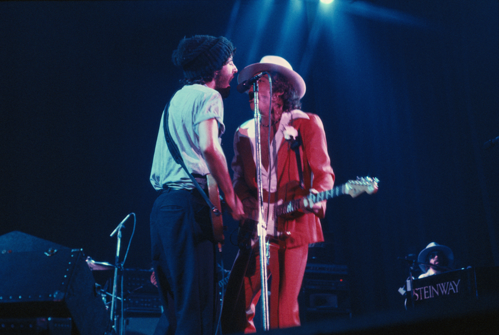 Die Erwartungen wurden aufs Peinlichste befeuert, aber Springsteen blieb nichts schuldig: Er begann mit dem Erdbeben von "...