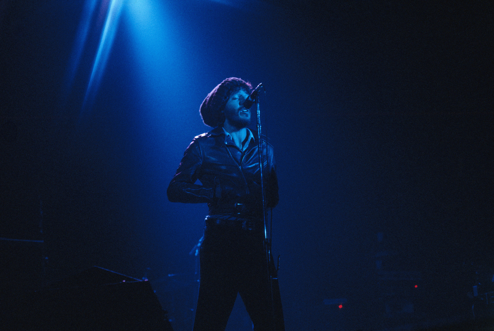 Bruce Springsteen
Hammersmith Odeon, London
18. November 1975
In jenem Sommer war "Born To Run" erschienen; nun traten Spr...