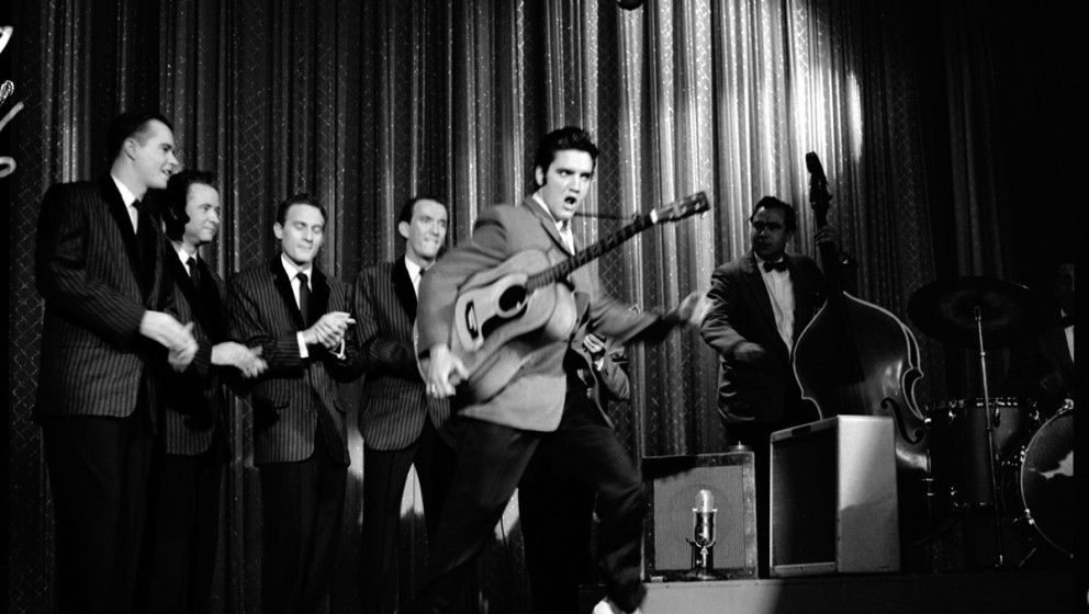 Elvis Presley
The Milton Berle Show
5. Juni 1956
Eigentlich war es nur eine harmlose Fernsehsendung. Elvis Presley war schon 