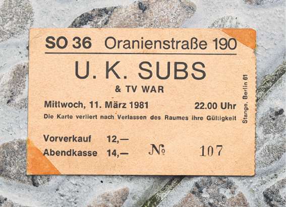 die raffinierte Simplizität von S.Y.P.H., die roboterhafte Performance von Din-A-Testbild. Mittagspause gingen komplett i...