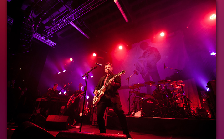 Manic Street Preachers, Gibson Frankfurt