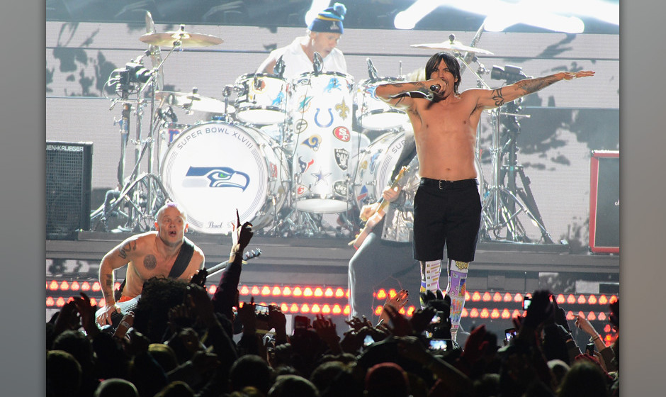 EAST RUTHERFORD, NJ - FEBRUARY 02:  Flea, Chad Smith, Anthony Kiedis and Josh Klinghoffer of the Red Hot Chili Peppers perfor