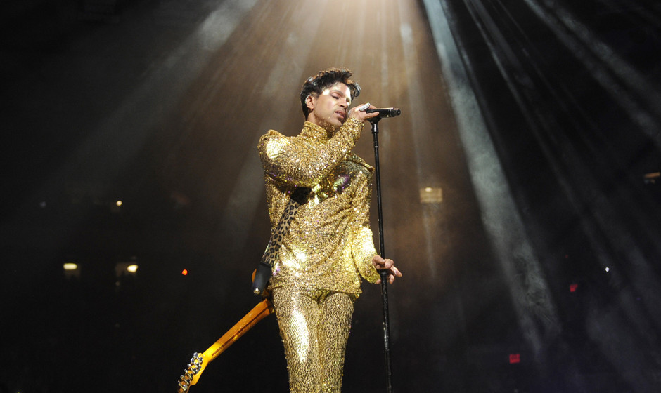 (EXCLUSIVE, Premium Rates Apply) (Exclusive Coverage) Prince performs during his 'Welcome 2 America' tour at Madison Square G
