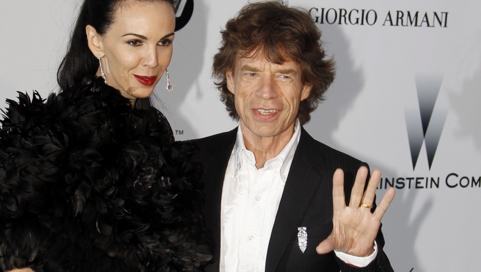 epa04130040 (FILE) A file picture dated 20 May 2010 shows British singer Mick Jagger (R) of the Rolling Stones and US stylist