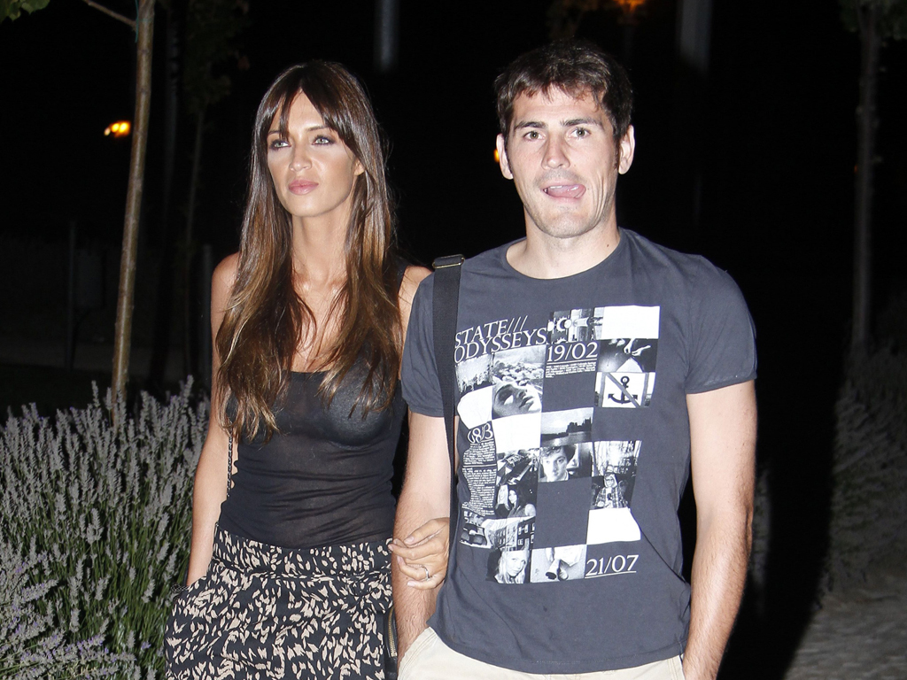 10. Sara Carbonero (von Iker Casillas, Spanien):
Die Sportjournalistin Sara Carbonero und der spanische Torhüter Iker Cas...