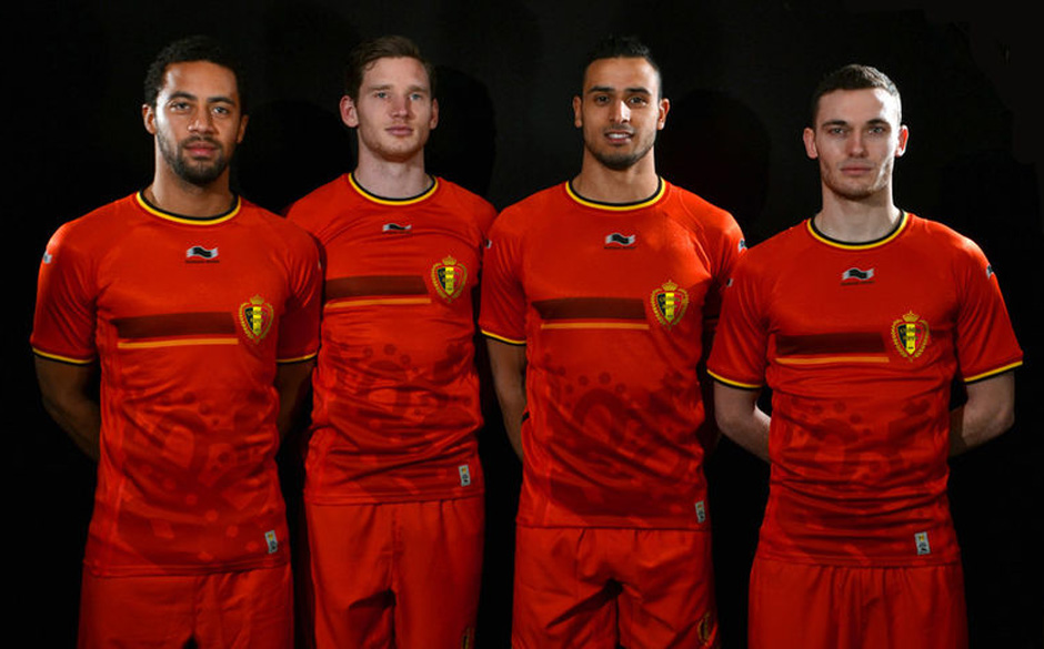 28. Die Kronen in den belgischen Trikots sehen leider zu sehr nach Fettflecken aus. Königlich ist anders. Aber wer schaut...