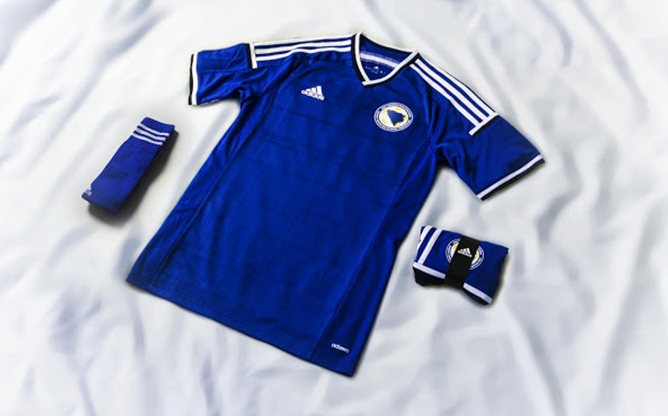19. Das Trikot aus Bosnien Herzegowina sieht doch pur nach Adidas Originals aus. Welcher Look könnte schöner sein?