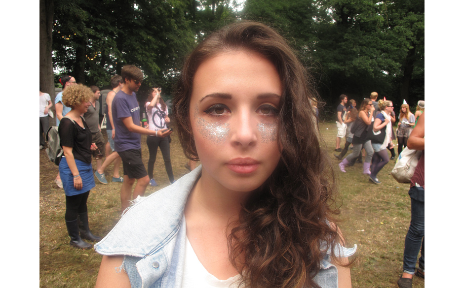 Hoppla, diese Dame kennen wir doch! Bereits auf dem Hurricane Festival präsentierte sie ihr Make-Up.