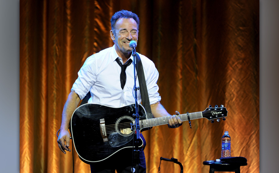 CENTURY CITY, CA - MAY 07:  Musician Bruce Springsteen performs onstage during USC Shoah Foundation's 20th Anniversary Gal...