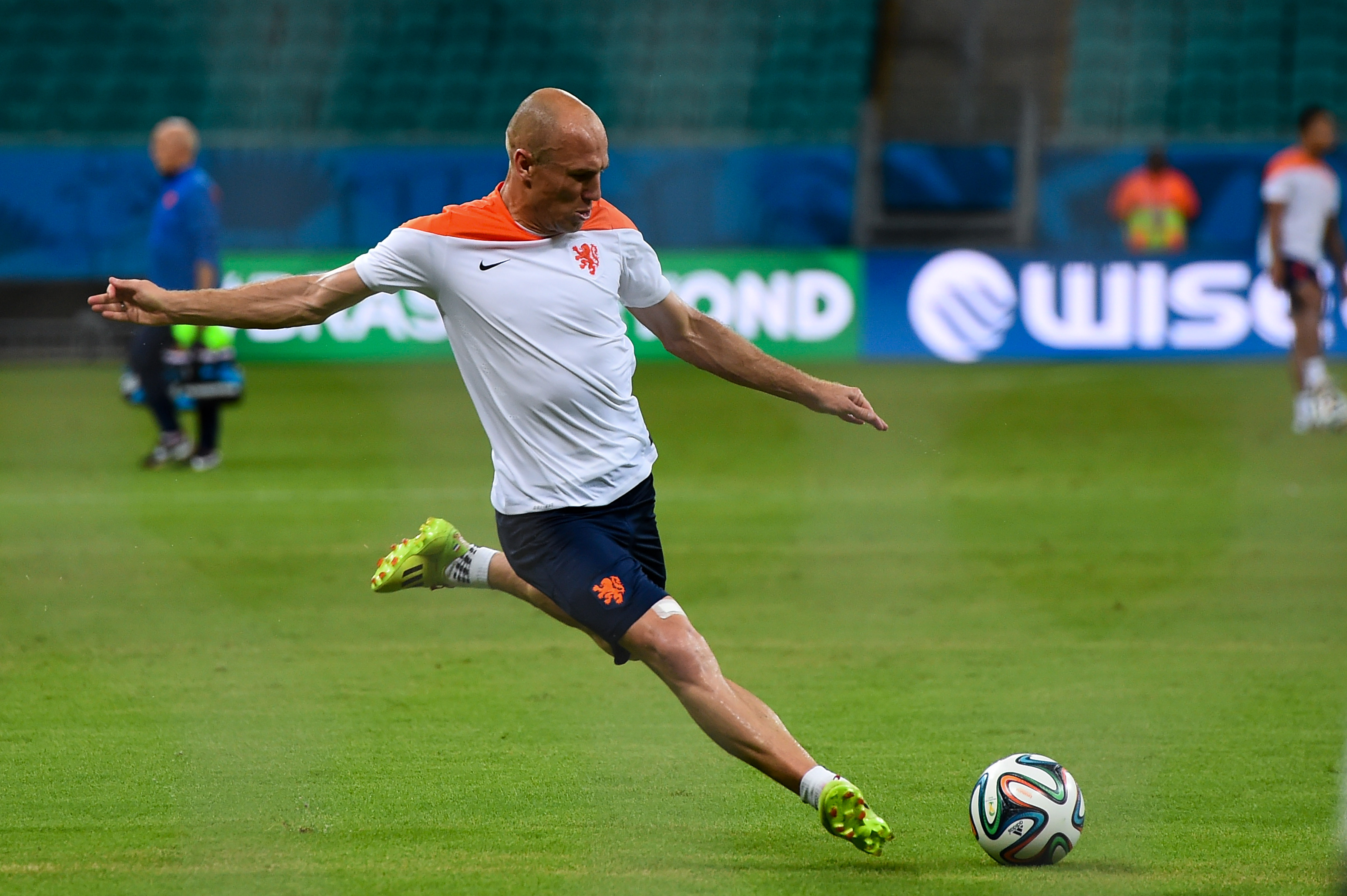 SALVADOR, BRAZIL - JUNE 12:  Arjen Robben of Netherlands shoots towards goal during the Netherlands training session befor...