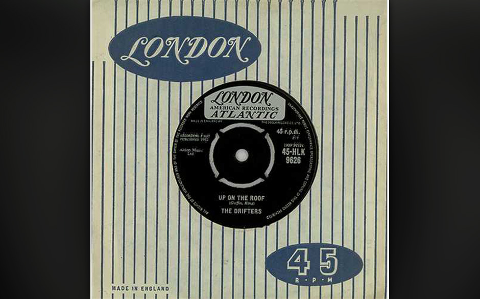 114. The Drifters – Up on the Roof
„Up On The Roof“ – ein berauschender Sommersong für Stadtkinder, deren einzige...