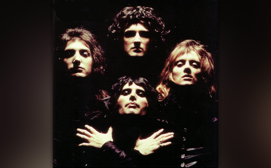 166. Queen - Bohemian Rhapsody
Laut Brian May stieß Mercurys Entwurf für diese vierteilige Suite bei der Band auf ratlos...