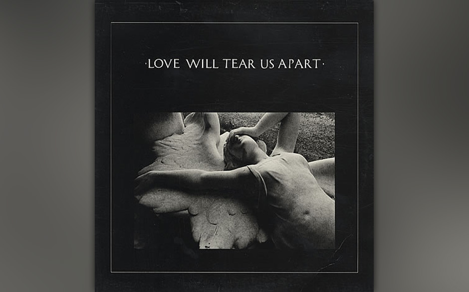 181. Joy Division – Love Will Tear Us Apart
Leider sollte es Sänger Ian Curtis nicht mehr mitansehen dürfen, wie die b...