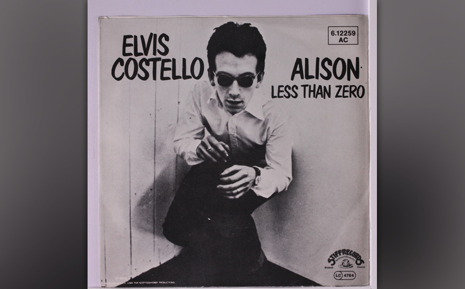 323. Elvis Costello – Alison
Manche Leute glauben „Alison“ sei eine Mörder-Ballade. „Ist sie aber nicht“, stell...