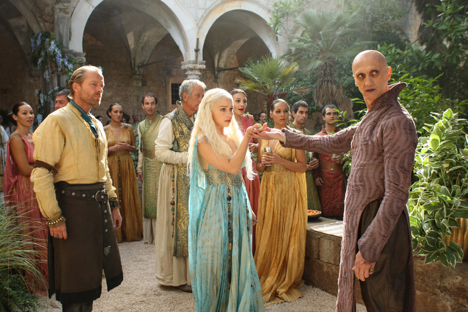 Dany and Xaro talk, Dany speaks of her wish to rule the Seven Kingdoms